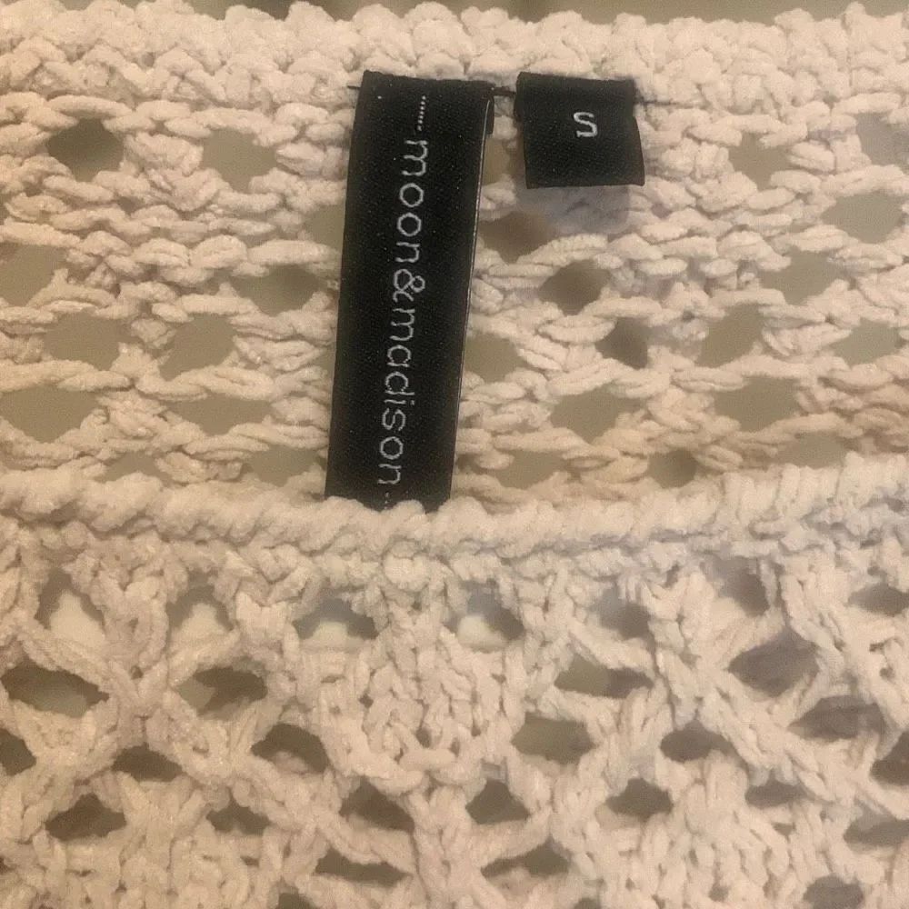 Crocheted Crop Sweater  - Picture 3 of 8